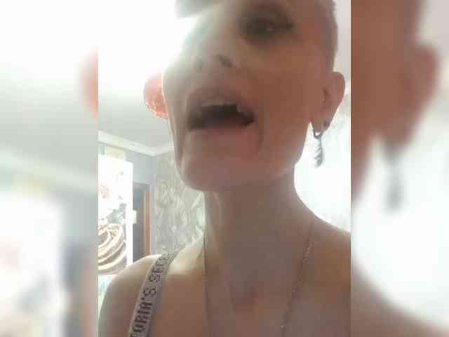 N-I-M-F-O-M-A-N-K-A webcam