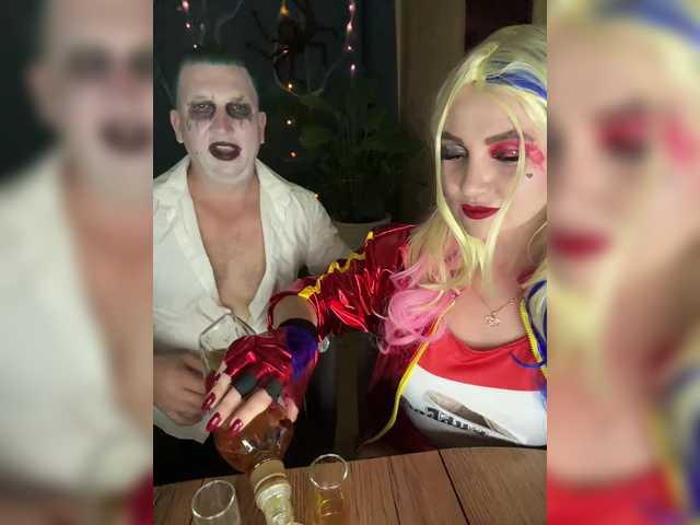 Masturbate to SladenkieVmeste, they want to masturbate for you SladenkieVmeste from BongaCams