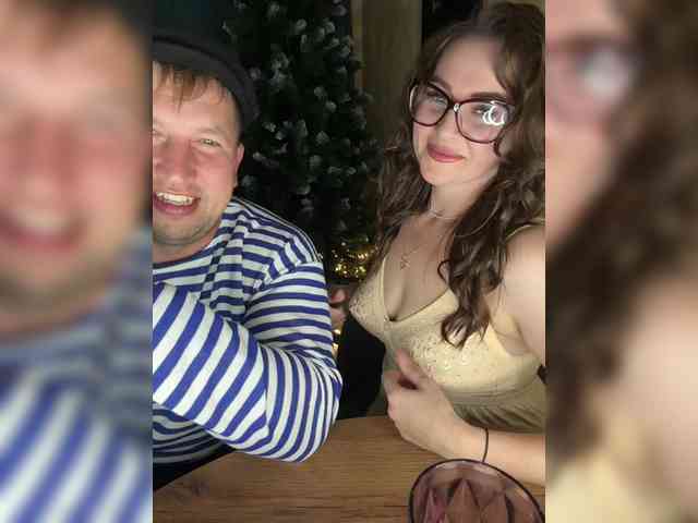 SladenkieVmeste Live Webcam on BongaCams