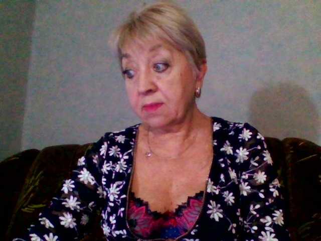 AnjelElinor's BongaCams show and profile