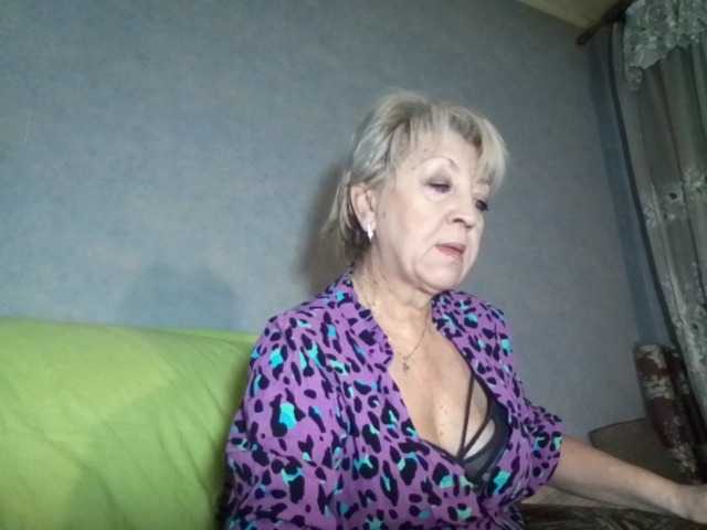 AnjelElinor's BongaCams show and profile