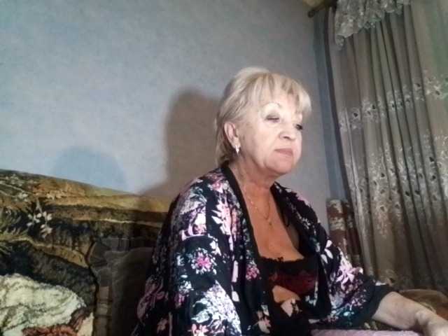 AnjelElinor's BongaCams show and profile