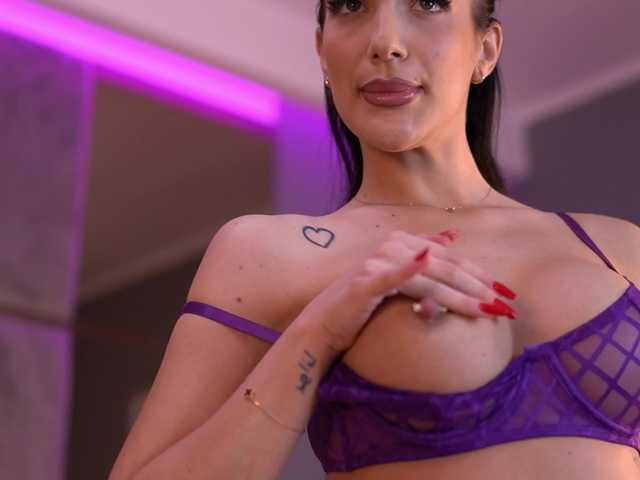 Sex chat gratuit in direct cu RaisaKali pe BongaCams