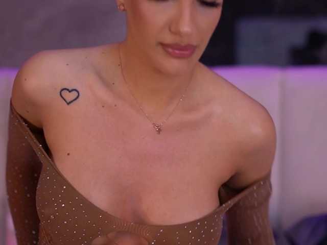 Sex chat gratuit in direct cu RaisaKali pe BongaCams