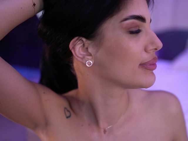 Sex chat gratuit in direct cu RaisaKali pe BongaCams