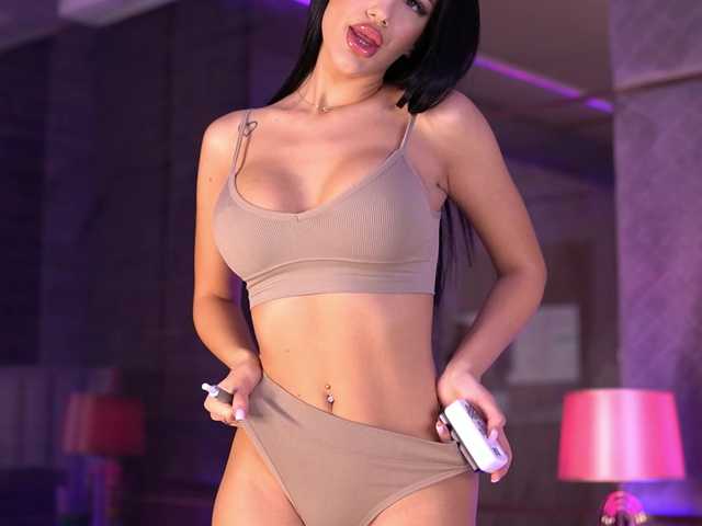 Sex chat gratuit in direct cu RaisaKali pe BongaCams