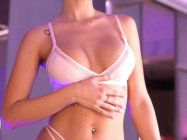 Sex chat gratuit in direct cu RaisaKali pe BongaCams