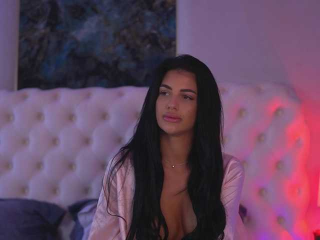 Sex chat gratuit in direct cu RaisaKali pe BongaCams