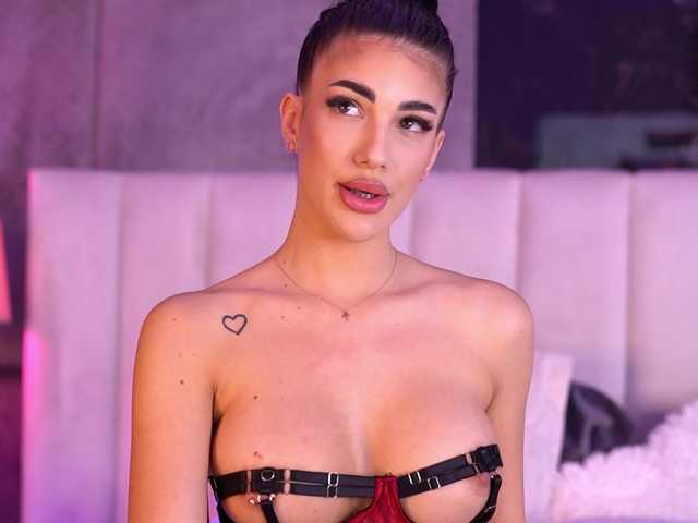 Sex chat gratuit in direct cu RaisaKali pe BongaCams