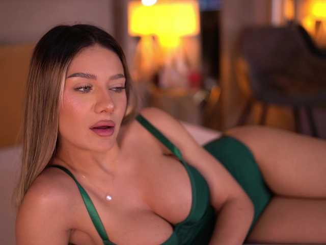 BlairSander's BongaCams show and profile