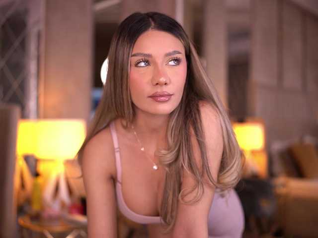 BlairSander's BongaCams show and profile