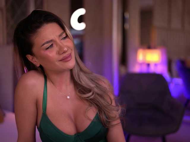 BlairSander's BongaCams show and profile