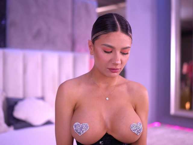Sex chat gratuit in direct cu BlairSander pe BongaCams
