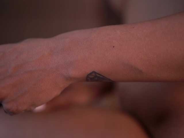 BlairSander's BongaCams show and profile