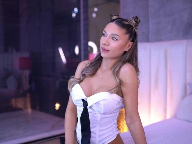 Sex chat gratuit in direct cu BlairSander pe BongaCams