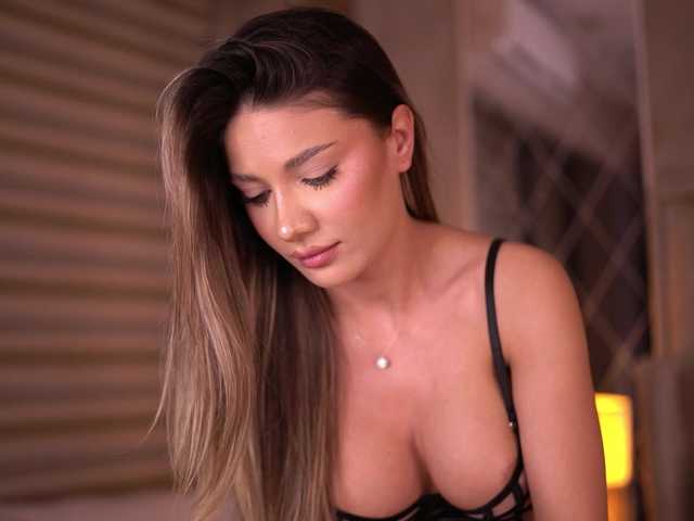 BlairSander's BongaCams show and profile