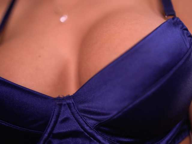 BlairSander's BongaCams show and profile