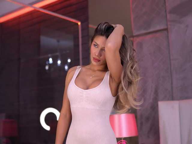 Sex chat gratuit in direct cu BlairSander pe BongaCams