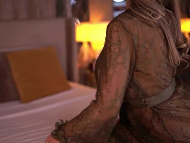 BlairSander's BongaCams show and profile