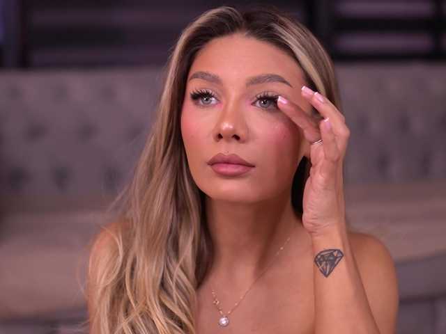 Sex chat gratuit in direct cu BlairSander pe BongaCams