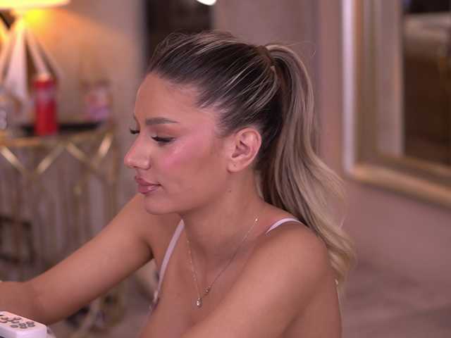 Sex chat gratuit in direct cu BlairSander pe BongaCams