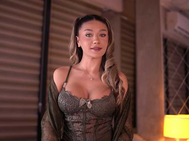 BlairSander's BongaCams show and profile