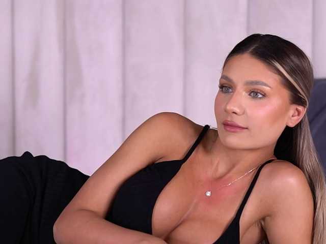 Sex chat gratuit in direct cu BlairSander pe BongaCams