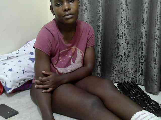 CutieAmber254 webcam
