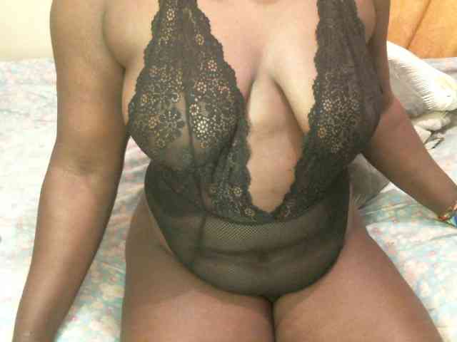 BLACKQUEEN344 webcam