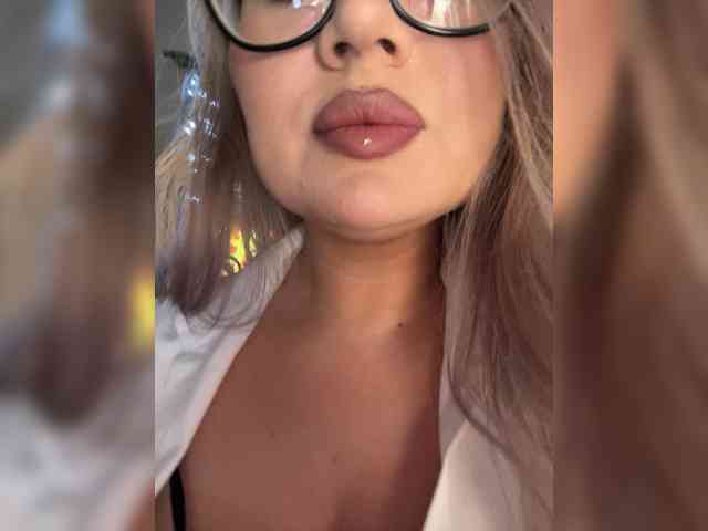 Tvoya_Sladkaya webcam