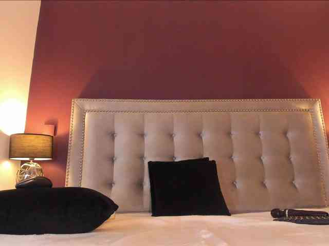 IssyRosse webcam