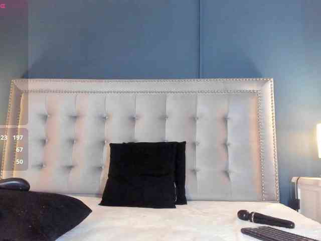 IssyRosse webcam