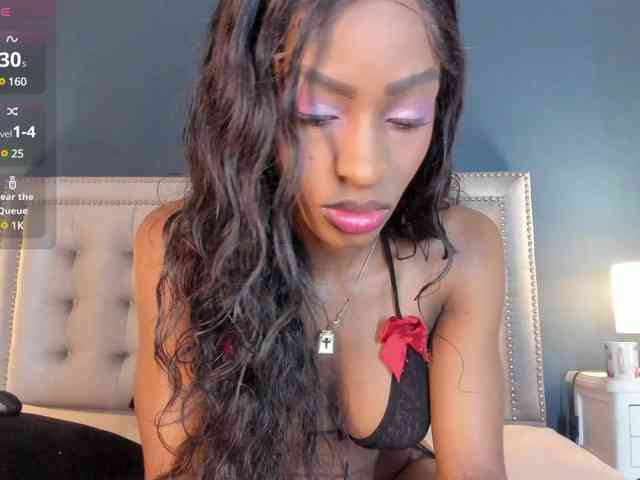 IssyRosse webcam