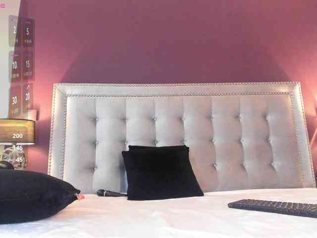 IssyRosse webcam