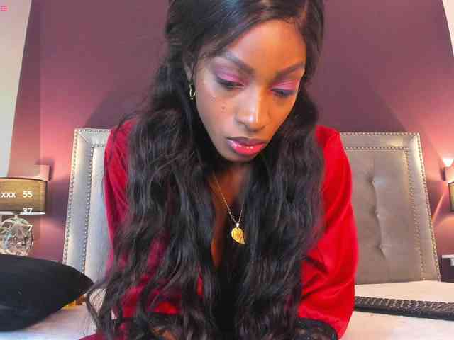 IssyRosse webcam