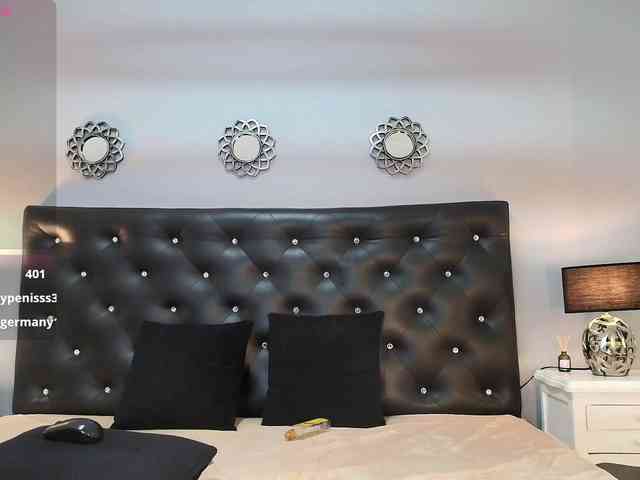 IssyRosse webcam