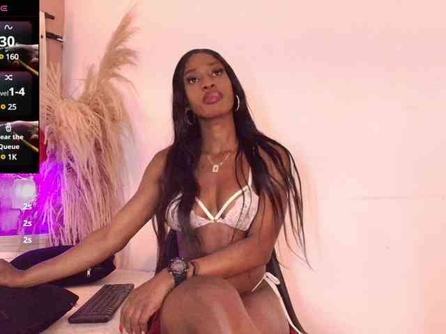 IssyRosse webcam