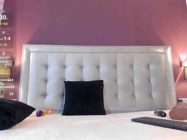 IssyRosse webcam