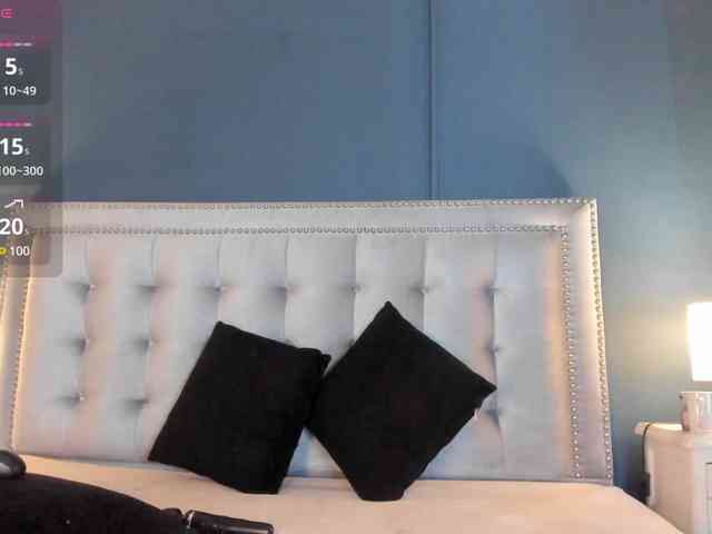 IssyRosse webcam