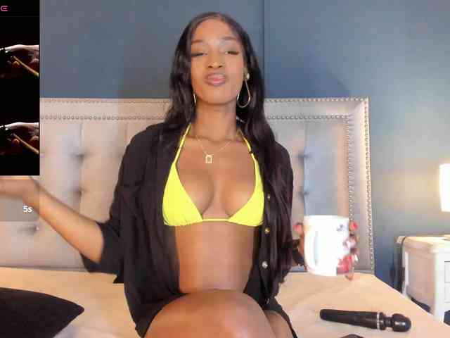 IssyRosse webcam