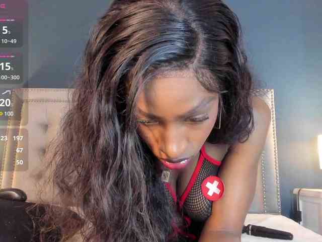 IssyRosse webcam