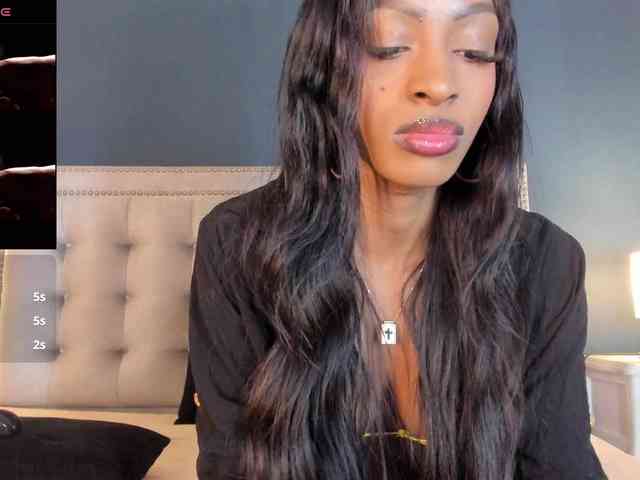 IssyRosse webcam