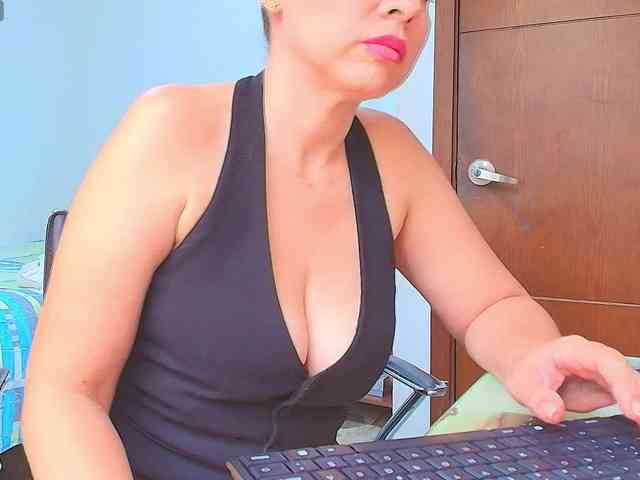 LetiziaMiller4 webcam