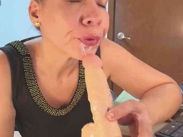 LetiziaMiller4 webcam