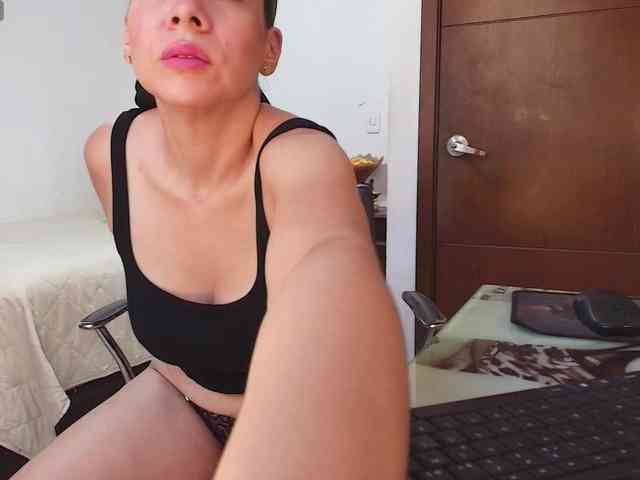 LetiziaMiller4 webcam