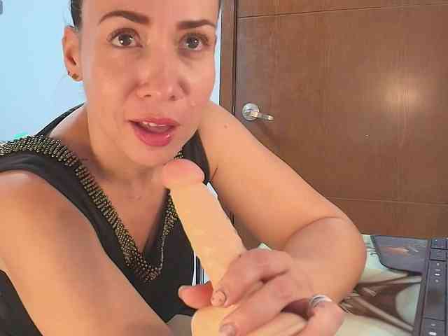 LetiziaMiller4 webcam