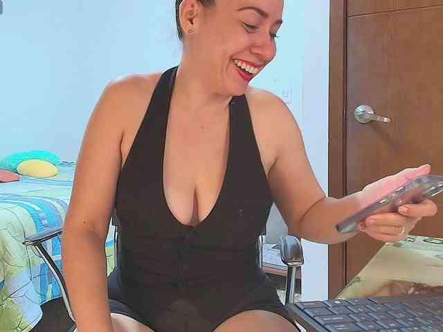 LetiziaMiller4 webcam