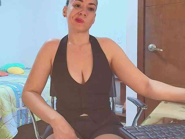 LetiziaMiller4 webcam