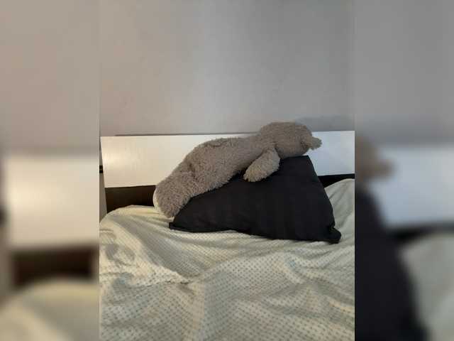 Julli-AZ1's BongaCams show and profile