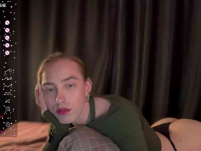 AvrilKors0 Live Webcam on BongaCams
